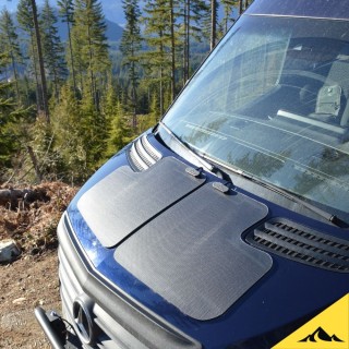 Cascadia 4x4 VSS System™ 2.0 CHF152 — panel solarny 86 W na maskę Mercedes Sprinter VS30 2019–2025