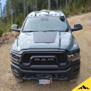 Cascadia 4x4 VSS System™ 2.0 CHF159 — panel solarny 92 W na maskę Ram HD, Ford F-150, Toyota Tacoma, Tundra, Land Cruiser