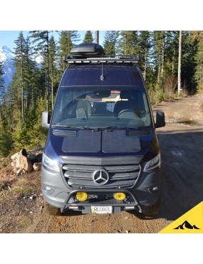 Cascadia 4x4 VSS System™ 2.0 CHF152 — panel solarny 86 W na maskę Mercedes Sprinter VS30 2019–2025