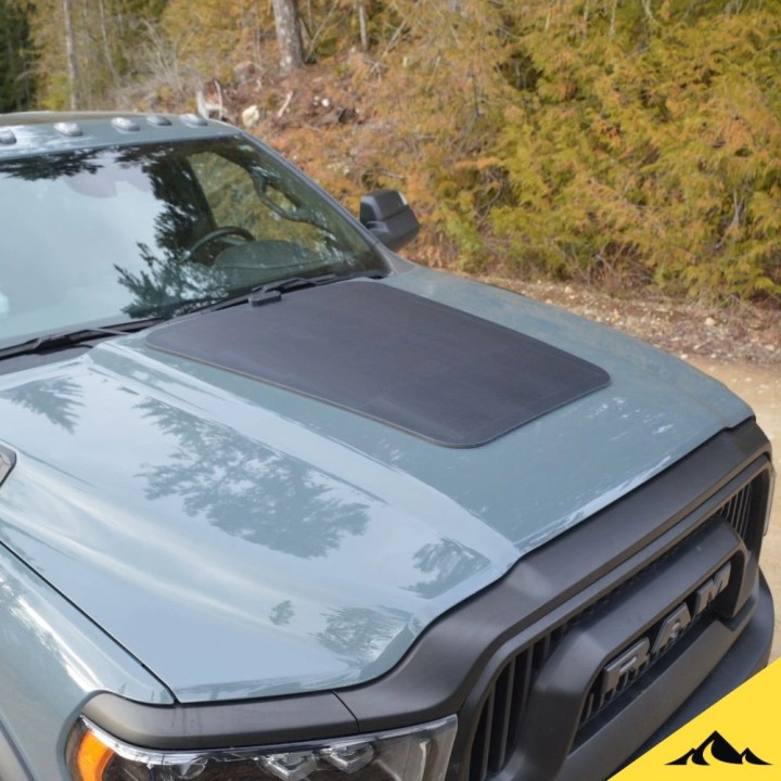 Cascadia 4x4 VSS System™ 2.0 CHF159 — panel solarny 92 W na maskę Ram HD, Ford F-150, Toyota Tacoma, Tundra, Land - ujęcie 5