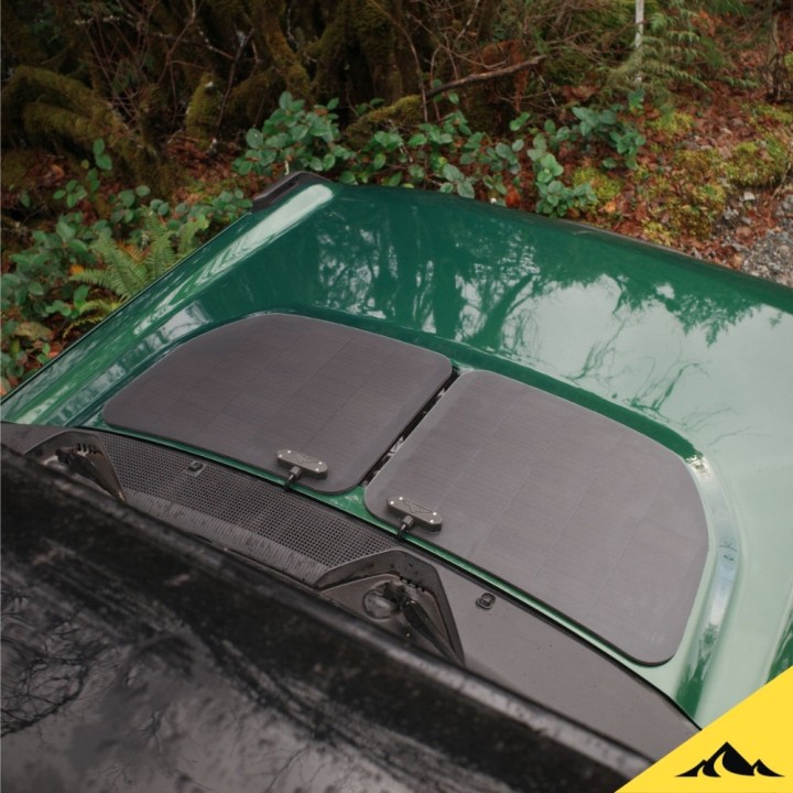 Cascadia 4x4 VSS System™ 2.0 CHF151 — panel solarny 60 W na maskę Ford Bronco 2021–2025 i Econoline - ujęcie 4