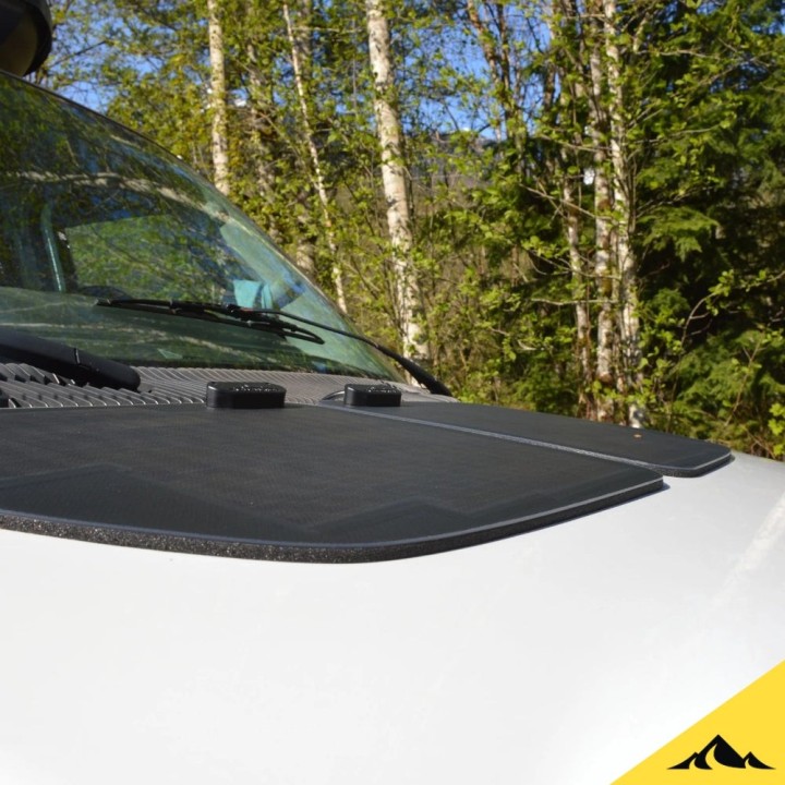 Cascadia 4x4 VSS System™ 2.0 CHF151 — panel solarny 60 W na maskę Ford Bronco 2021–2025 i Econoline - ujęcie 11