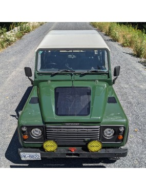Cascadia 4x4 VSS System™ 1.0 CHF134CV — komplet solarny 75 W na maskę Land Rover Defender 1983–2006