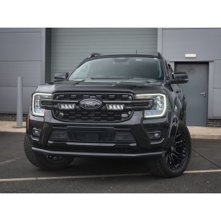 Zestaw dwóch lamp LAZER TRIPLE-R 750 ELITE (Gen2) z systemem montażu w fabrycznym grillu – Ford Ranger Wildtrak - ujęcie 2
