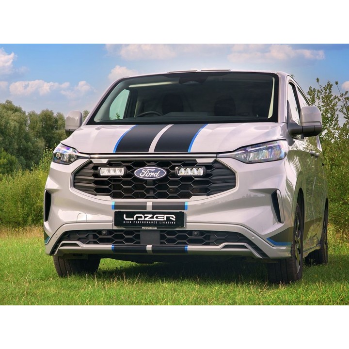 Zestaw dwóch lamp LAZER TRIPLE-R 750 Beacon (Gen2) z systemem montażu w fabrycznym grillu - Ford Transit Custom - ujęcie 4