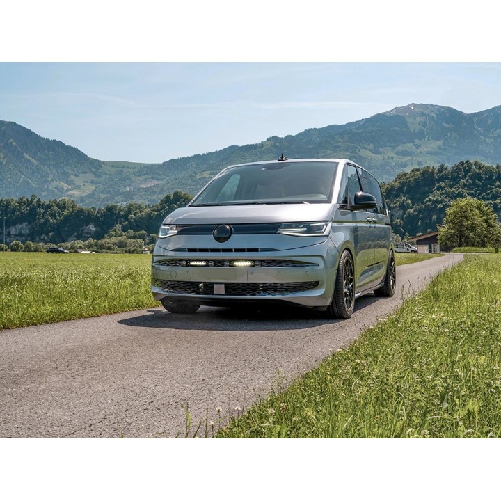 Zestaw dwóch lamp LAZER Linear 6 Elite z systemem montażu w fabrycznym grillu - Volkswagen T7 (2022 -)