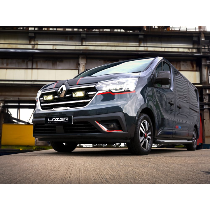 Zestaw dwóch lamp LAZER TRIPLE-R 750 (Gen2) z systemem montażu w fabrycznym grillu - Renault Trafic (2023 -)