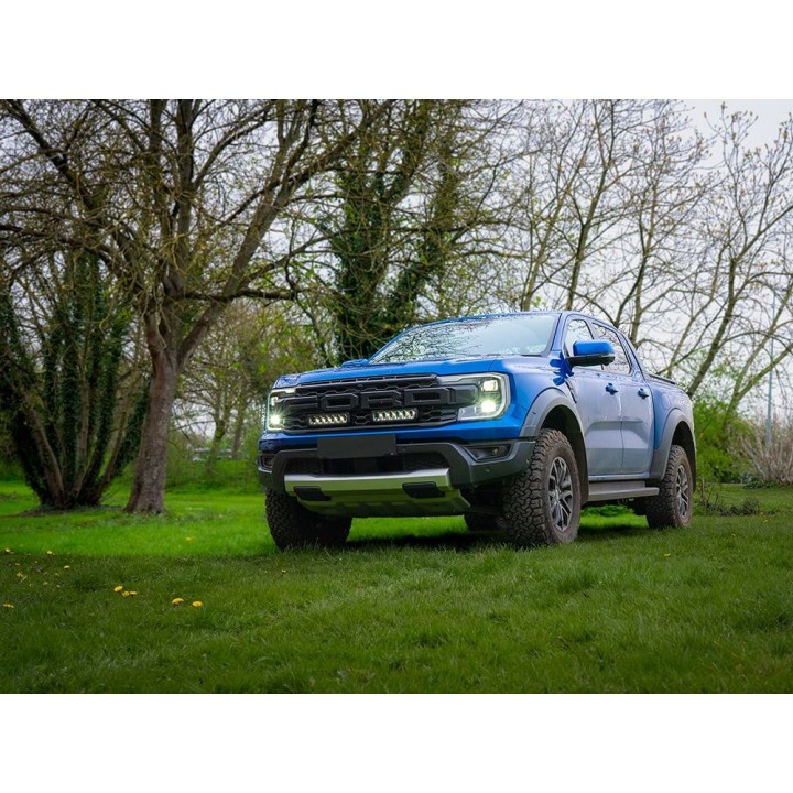 Zestaw dwóch lamp LAZER TRIPLE-R 850 (Gen2) z systemem montażu w fabrycznym grillu – Ford Ranger Raptor (2023 -) - ujęcie 3