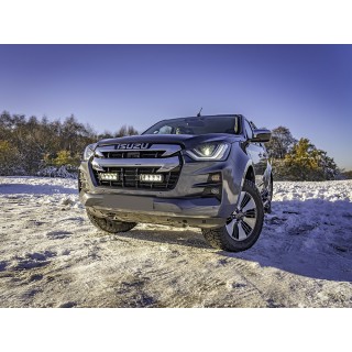 Zestaw dwóch lamp LAZER TRIPLE-R 750 Elite (Gen2) z systemem montażu w fabrycznym grillu - Isuzu D-Max (2021 - 2022)