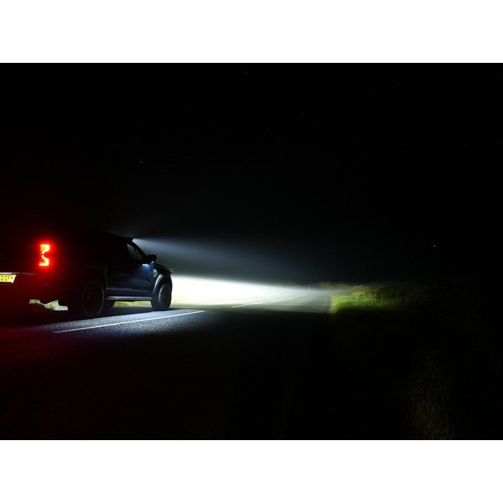 Lampa LAZER TRIPLE-R 1250 Elite+ z systemem do montażu w fabrycznym grillu - Ford Ranger Wildtrak (2023 -) - ujęcie 10