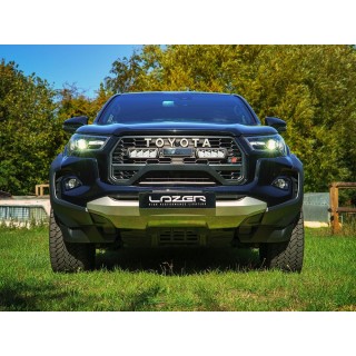 Zestaw dwóch lamp LAZER TRIPLE-R 750 BEACON (Gen2) z systemem montażu w fabrycznym grillu - Toyota Hilux GR Sport II (2024 - )