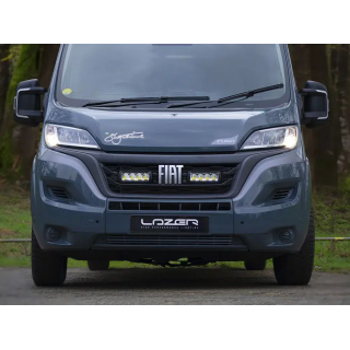 Dedykowany zestaw lamp LAZER TRIPLE-R 750 Wide do montażu w fabrycznym grillu Fiat Ducato (2022 -)