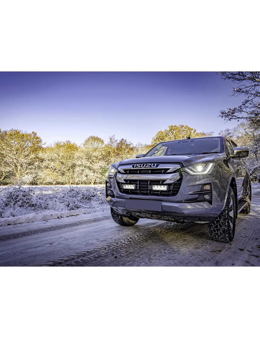 Zestaw dwóch lamp LAZER TRIPLE-R 750 (Gen2) z systemem montażu w fabrycznym grillu - Isuzu D-Max (2021 - 2022)