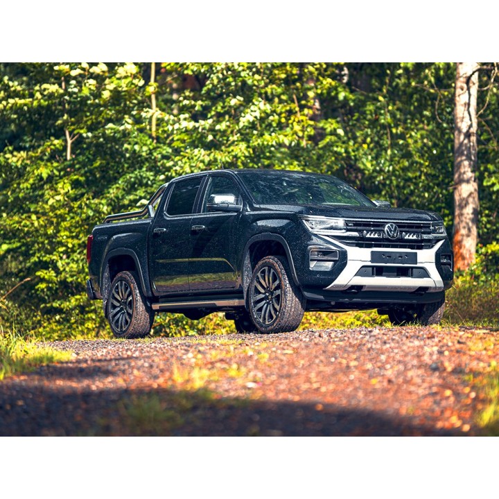 Zestaw dwóch lamp LAZER TRIPLE-R 750 (Gen2) z systemem montażu w fabrycznym grillu – VW AMAROK (2023 -) - ujęcie 2