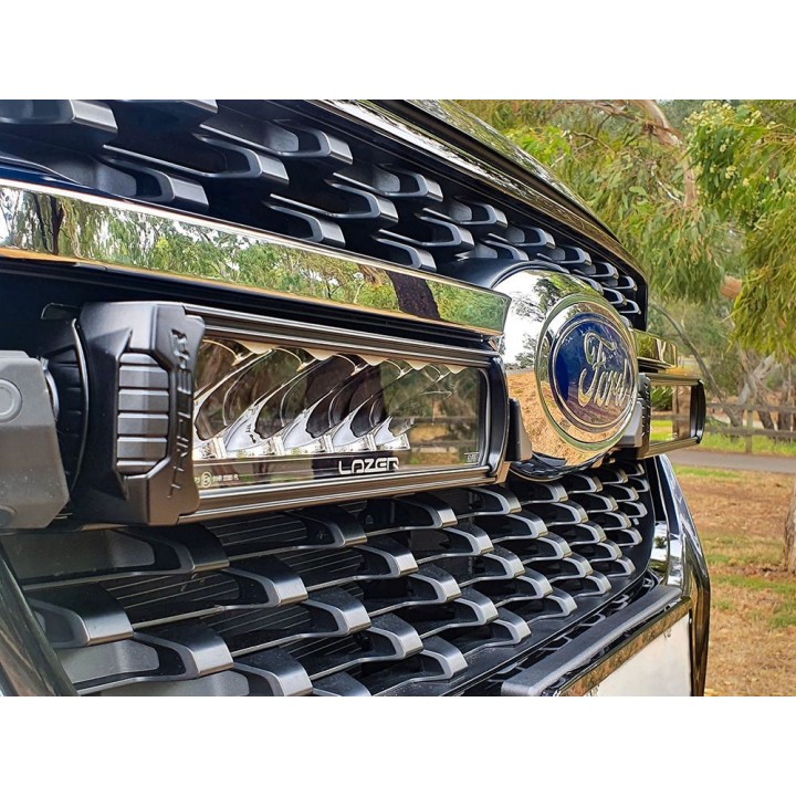 Zestaw dwóch lamp LAZER TRIPLE-R 850 (Gen2) z systemem montażu w fabrycznym grillu – Ford Ranger Wildtrak (2023 -) / - ujęcie 4