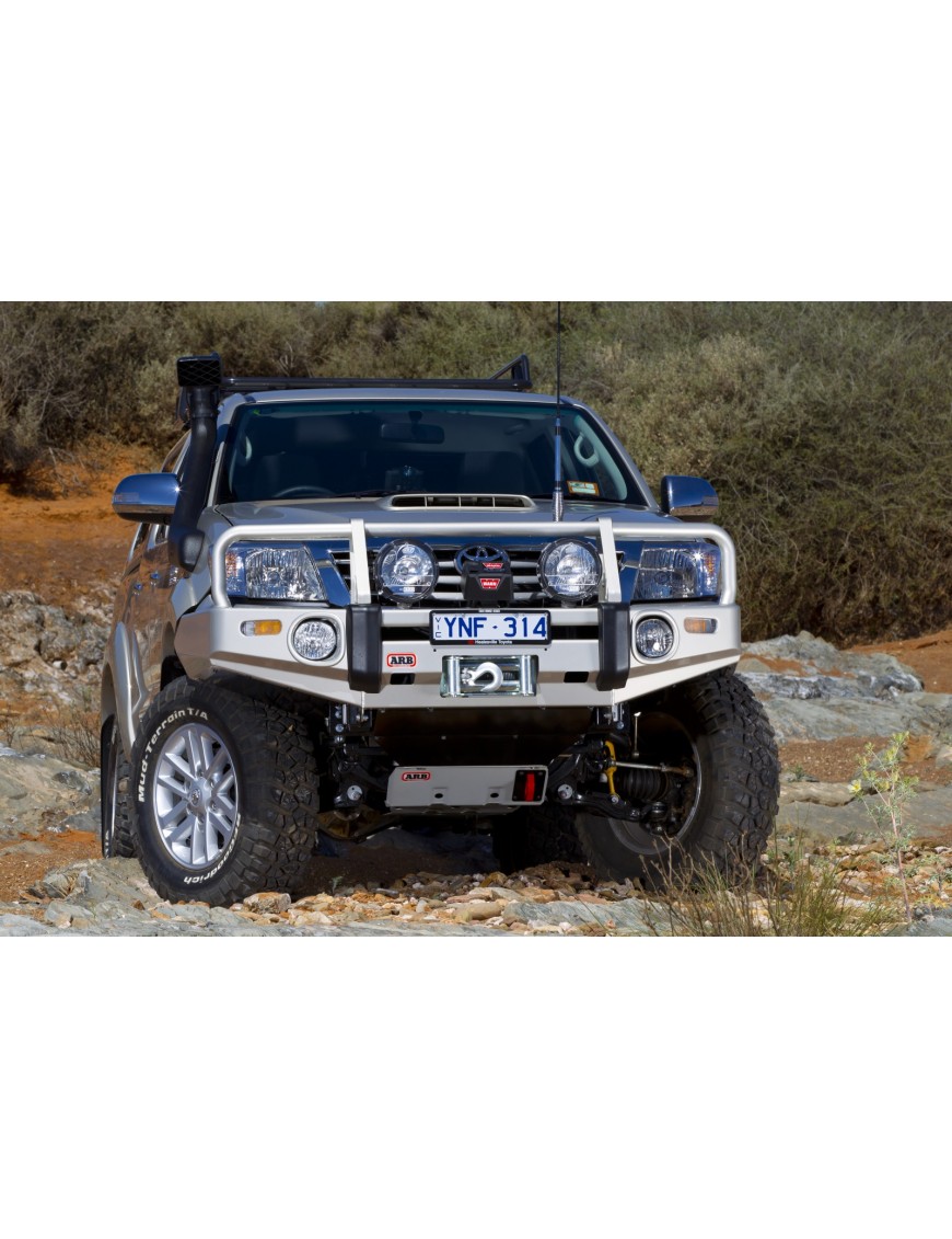Zderzak stalowy ARB do Hiluxa 2011-2015, bez poszerzeń i halogenów