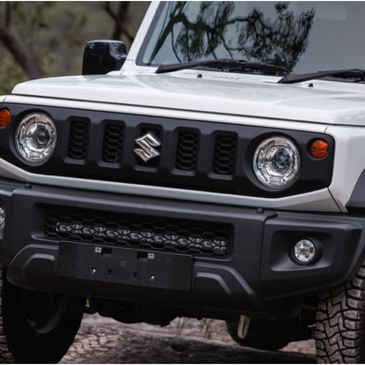 Listwa ARB Night Hawk 28 cali za atrapą - Suzuki Jimny - ujęcie 2