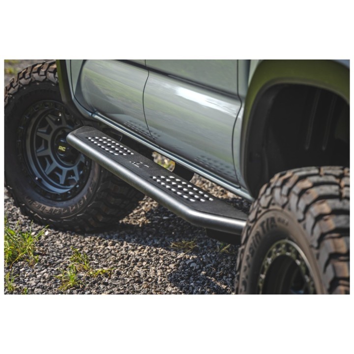 Progi, stopnie boczne Rough Country OV2 Double Cab - ujęcie 8