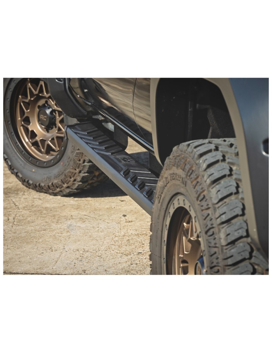 Progi, stopnie boczne Rough Country BA2