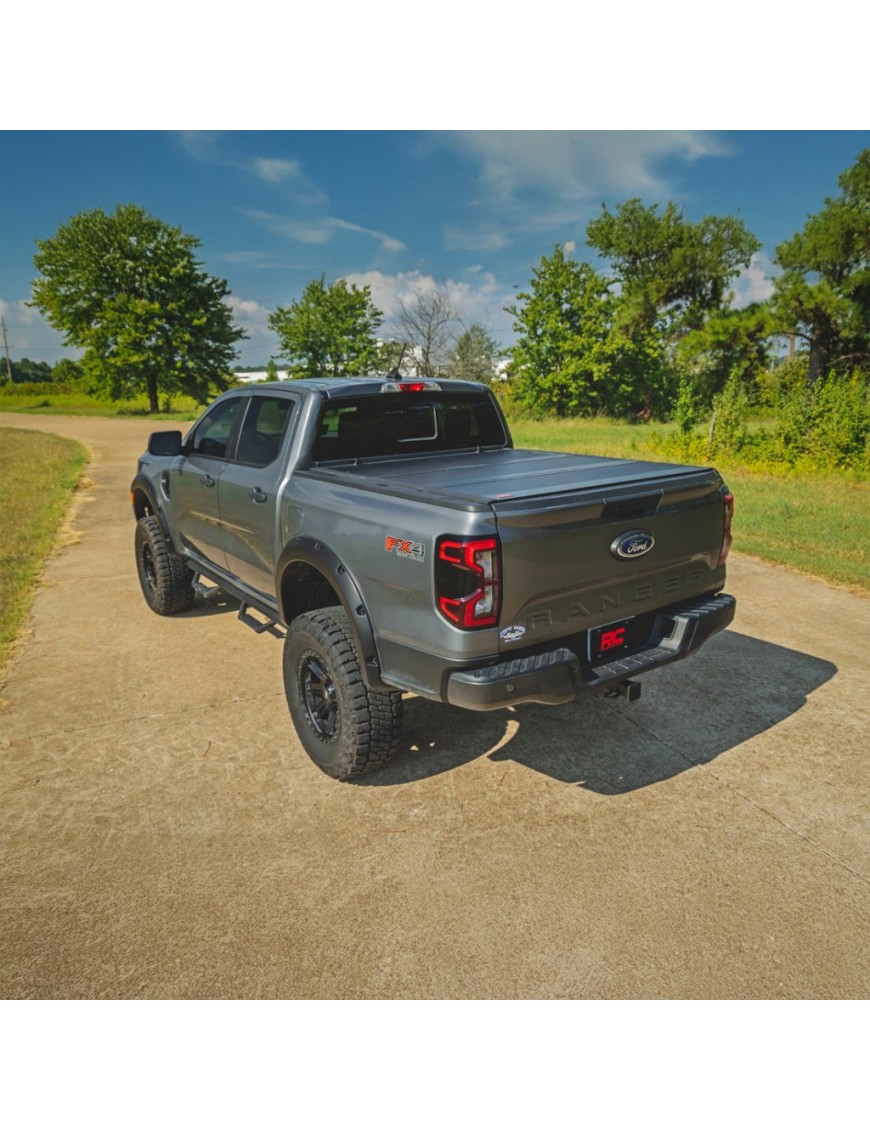 Twarda pokrywa paki tri-fold Rough Country niski profil 5'