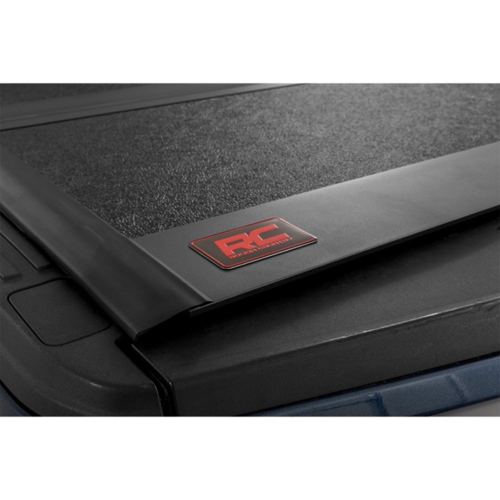 Twarda pokrywa paki tri-fold Rough Country niski profil 5' - ujęcie 7