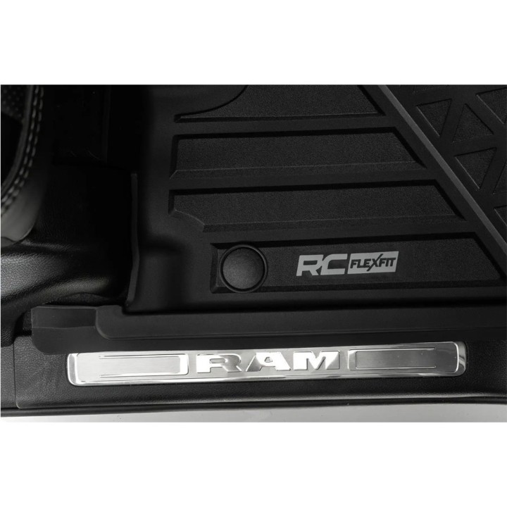 Dywaniki na podłogę przód i tył Rough Country Flex-Fit Crew Cab - ujęcie 4