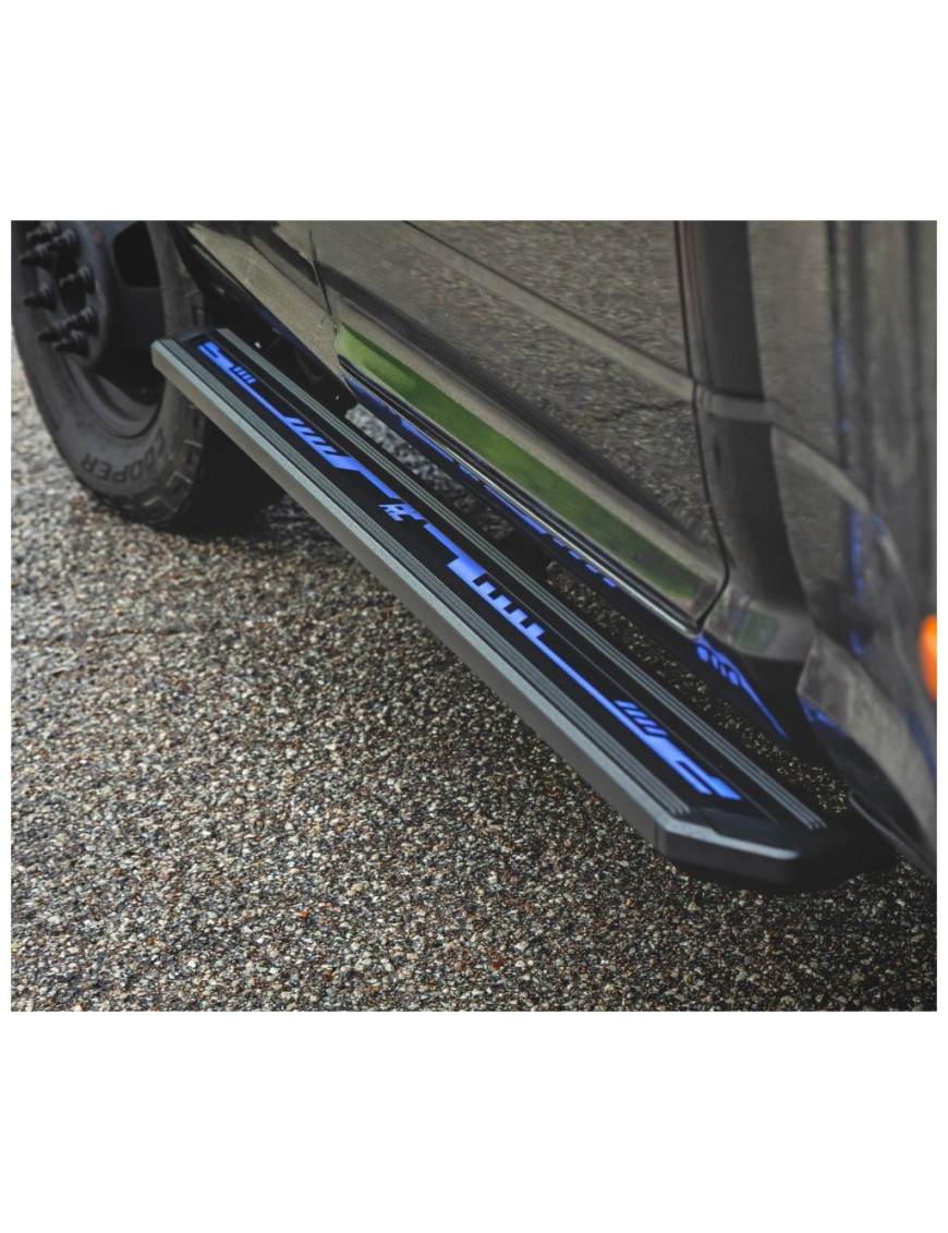 Progi, stopnie boczne Rough Country Multi-Color LED Crew cab