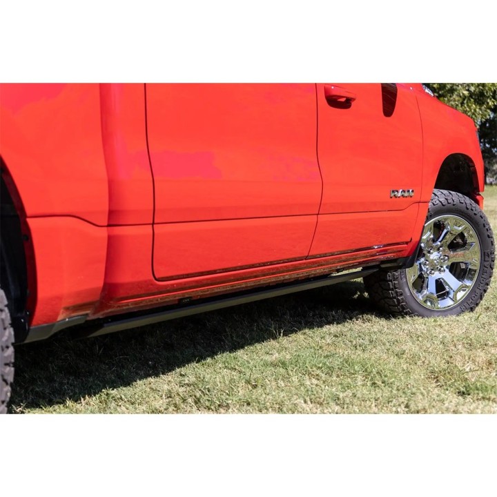 Progi elektryczne Rough Country Crew Cab - ujęcie 4