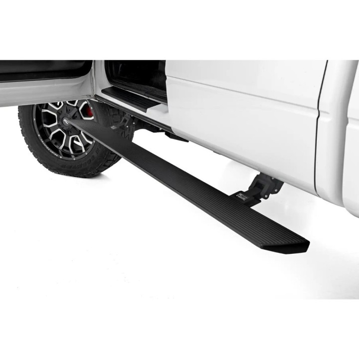 Progi elektryczne Rough Country Crew Cab - ujęcie 3