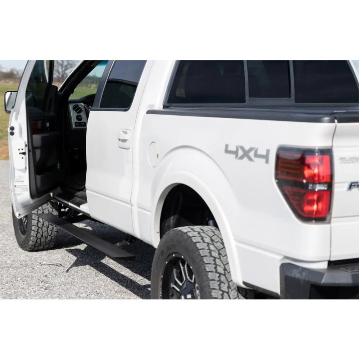 Progi elektryczne Rough Country Crew Cab - ujęcie 6