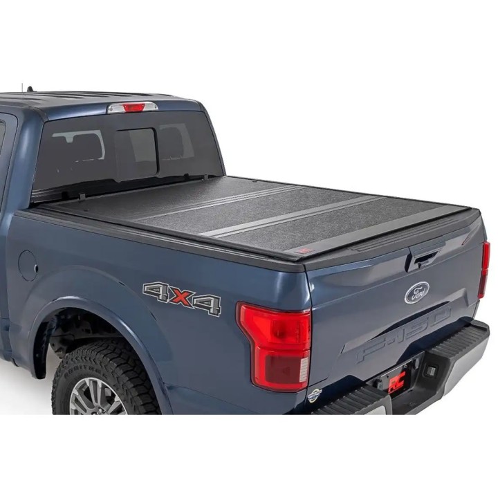 Twarda pokrywa paki tri-fold niski profil Rough Country 5'7" - ujęcie 2