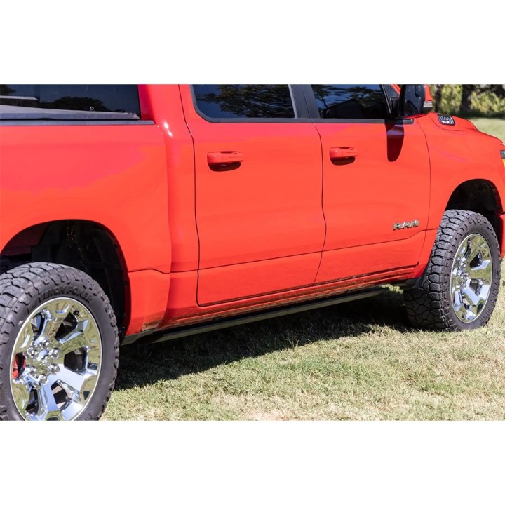Progi elektryczne Rough Country Crew Cab - ujęcie 13