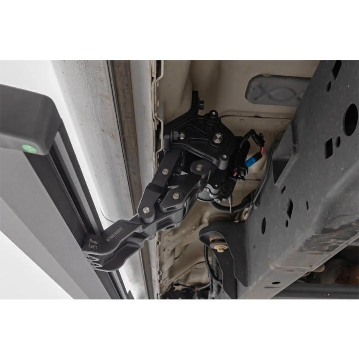 Progi elektryczne Rough Country Crew Cab - ujęcie 9