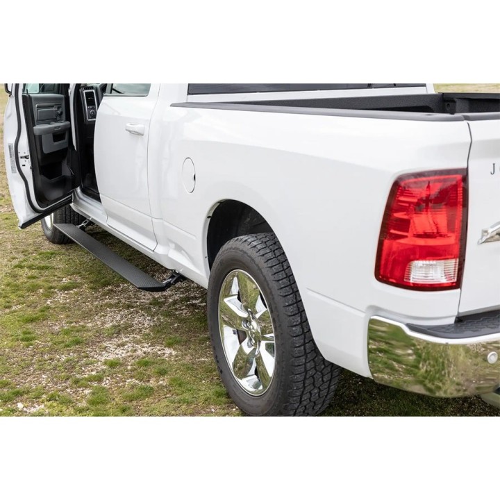 Progi elektryczne Rough Country Crew Cab - ujęcie 2