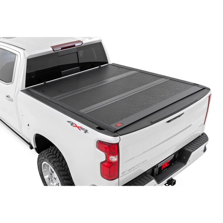 Twarda pokrywa paki tri-fold niski profil Rough Country 6'7" - ujęcie 2