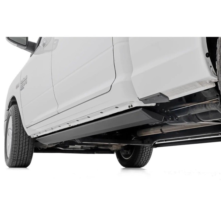 Progi elektryczne Rough Country Crew Cab - ujęcie 5