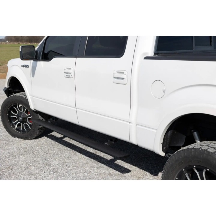 Progi elektryczne Rough Country Crew Cab - ujęcie 16