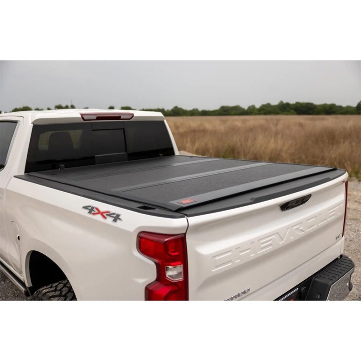 Twarda pokrywa paki tri-fold niski profil Rough Country 6'7" - ujęcie 12