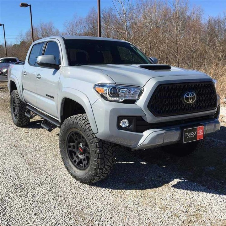 Zestaw wyrównujący Rough Country Lift 2" - ujęcie 2
