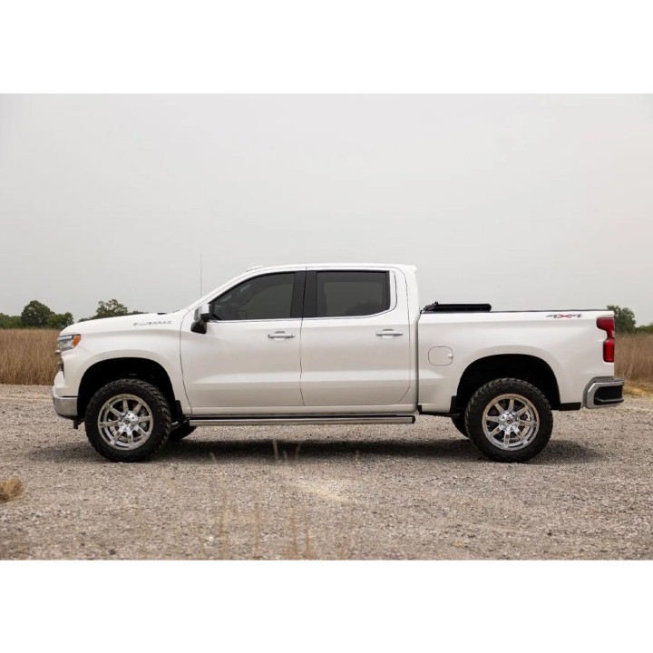 Twarda pokrywa paki tri-fold niski profil Rough Country 6'7" - ujęcie 16