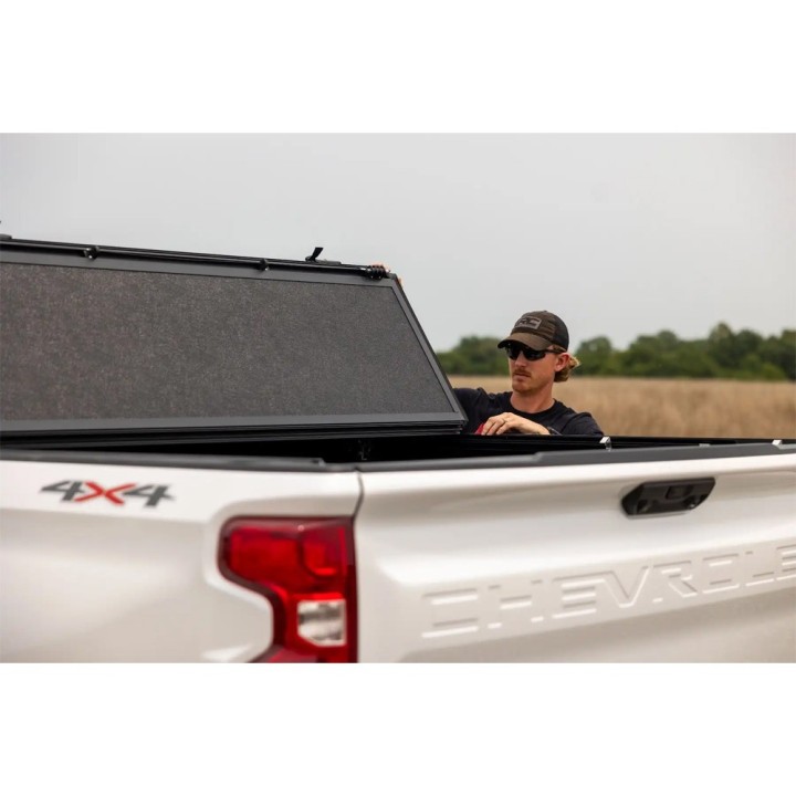 Twarda pokrywa paki tri-fold niski profil Rough Country 6'7" - ujęcie 17