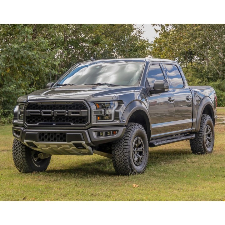Progi, stopnie boczne Rough Country HD2 SuperCrew Cab - ujęcie 9