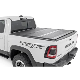 Twarda pokrywa paki tri-fold niski profil Rough Country 6'4" - ujęcie 2