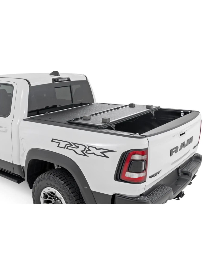 Twarda pokrywa paki tri-fold niski profil Rough Country 6'4"