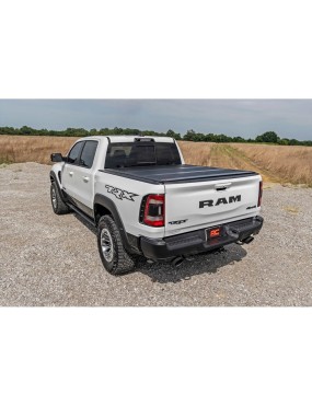 Twarda pokrywa paki tri-fold niski profil Rough Country 6'4"