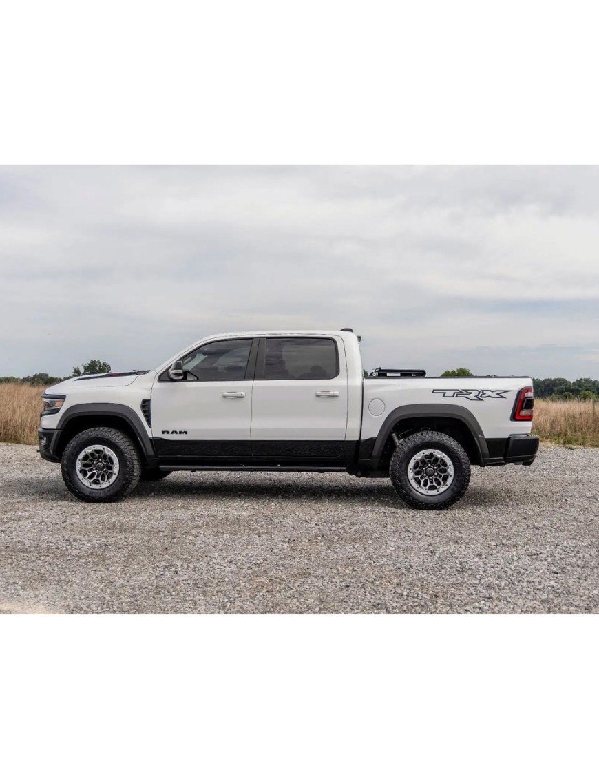 Twarda pokrywa paki tri-fold niski profil Rough Country 6'4"