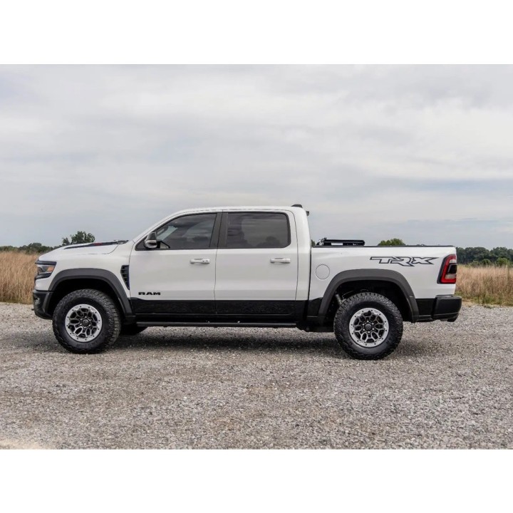 Twarda pokrywa paki tri-fold niski profil Rough Country 6'4" - ujęcie 14