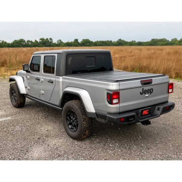 Twarda pokrywa paki tri-fold niski profil Rough Country 5' - ujęcie 10