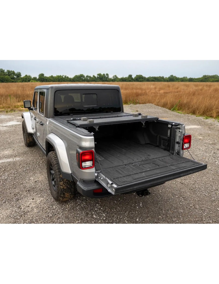Twarda pokrywa paki tri-fold niski profil Rough Country 5'