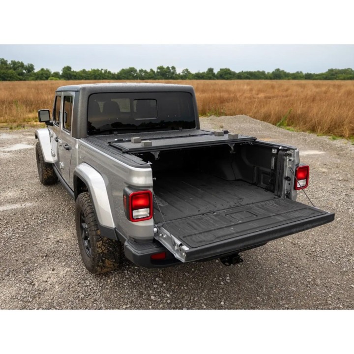 Twarda pokrywa paki tri-fold niski profil Rough Country 5' - ujęcie 12